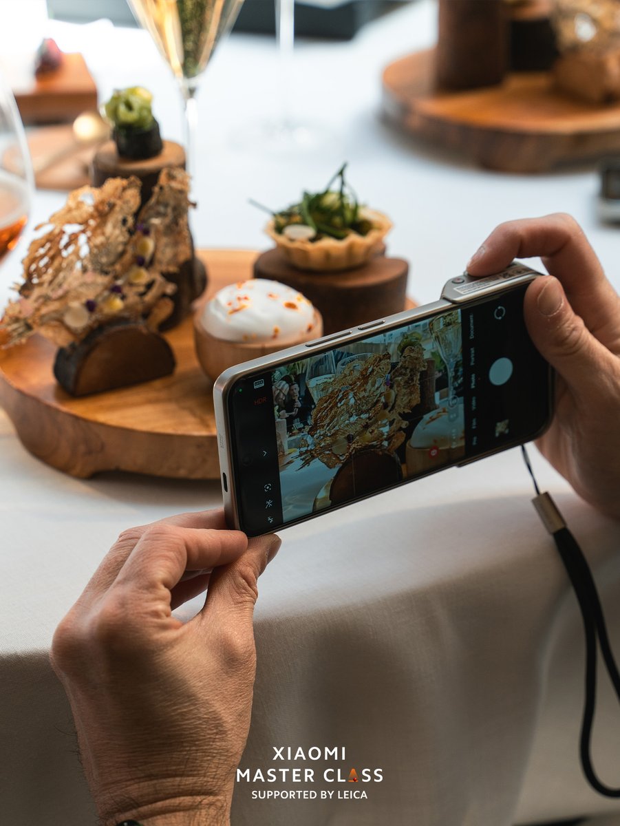 Eat with your eyes! The guests of #XiaomiMasterClass enjoyed the exclusive Photo Pairing experience at La Salita restaurant, Valencia. @XiaomiEspana
