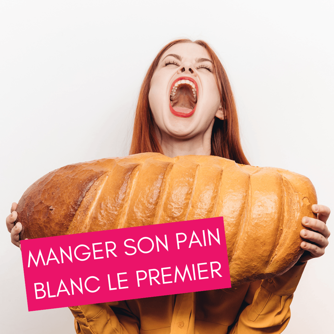 L’expression manger son pain blanc (le premier) signifie profiter des bonnes choses. À l’inverse, manger son pain noir signifie vivre le pire. Autrefois, on distinguait le pain blanc, que mangeaient les riches, et le pain noir, qui était la nourriture des pauvres.