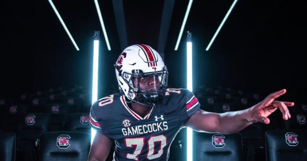 FamouslyGarnet's tweet photo. It's a BIG weekend for the TRENCHES. 5 โญ๏ธ 2025 OT David Sanders takes his OV in Columbia, SC!
#WelcomeHome @DavidLSandersJr
#WeWantDavidSanders
||@CoachTeasley||@SamSerbay https://t.co/RV20M2ZbPM