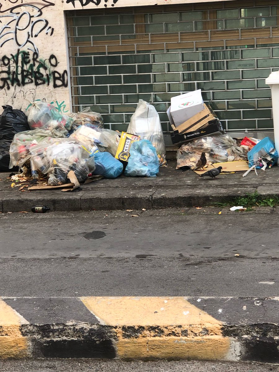 andreafilippone's tweet photo. @RapPalermo Si segnala nuovo abbandono di rifiuti. @PALERMOPM non è il caso di predisporre dei controlli? #PiazzaleUngheria 38.12138720765102, 13.355343524531119 https://t.co/D7bOdqpSoR