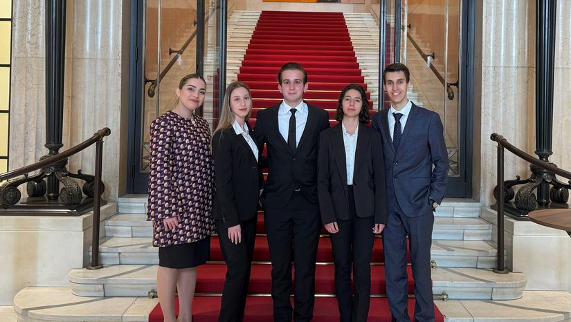 https://www.law.uoa.gr/anakoinoseis_kai_ekdiloseis/proboli_anakoinosis/i_omada_tis_nomikis_scholis_ekpa_pire_ola_ta_brabeia_sto_diethni_diagonismo_eikonikis_dikis_gia_to_dik/