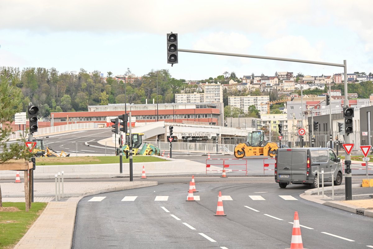 Dans le cadre de la finalisation des travaux de l’entrée de ville, les feux tricolores du carrefour Marceau seront mis en fonctionnement à partir du 22 avril 🚦