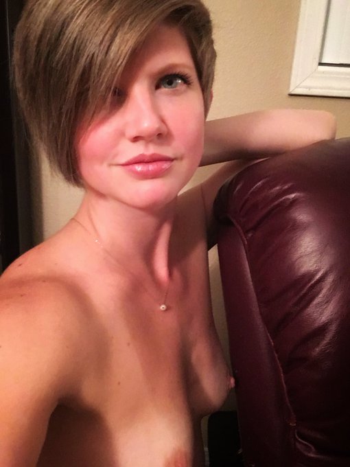 Good morning!   Here&rsquo;s a throwback for this throwback Thursday! https://t.co/1Vv6w6In8Z<a href="/tag/tgif"class="tags"><span>#tgif</span></a>