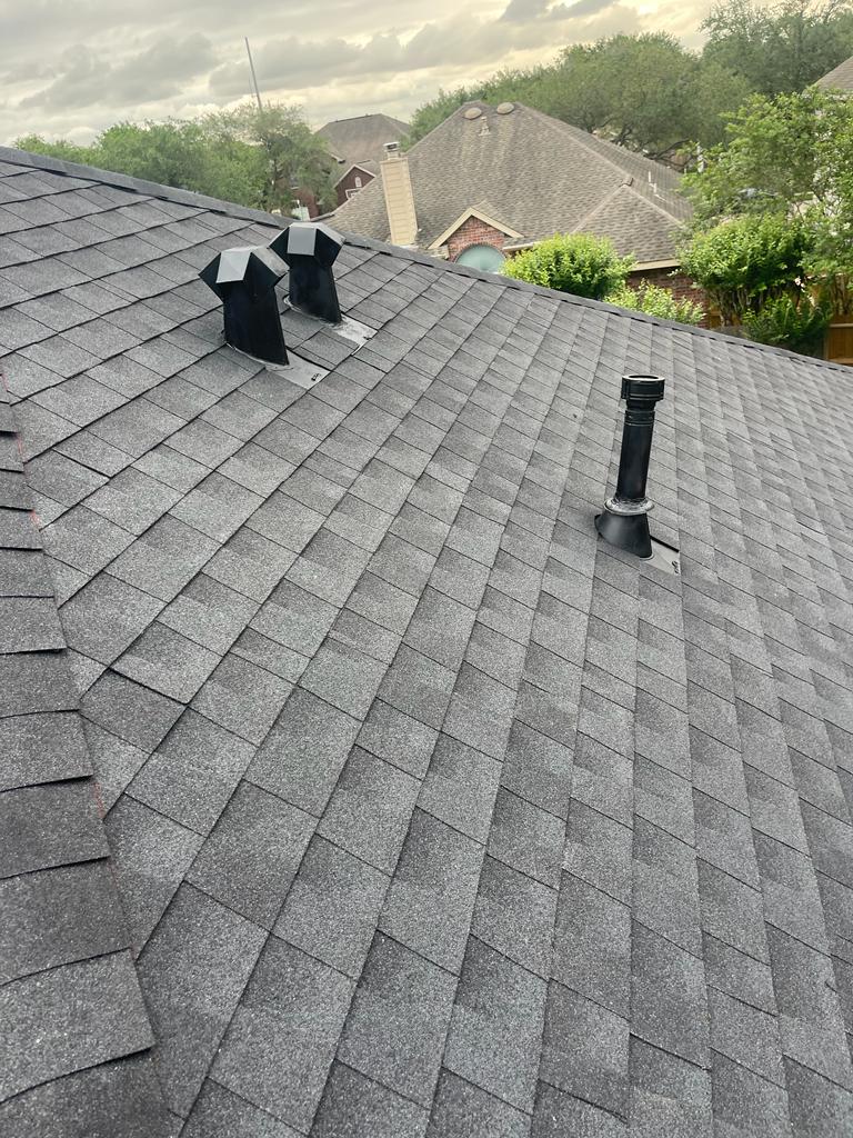 Ever wonder why some roofs look brand-new years later, and some.... really don't? 

The secret's in the sauce — or in our case, top-notch GAF, TAMKO, and Owens Corning shingles, as well as quality vents and flues. Get your roofing supplies here!

#QualityRoofing #RoofReplacement