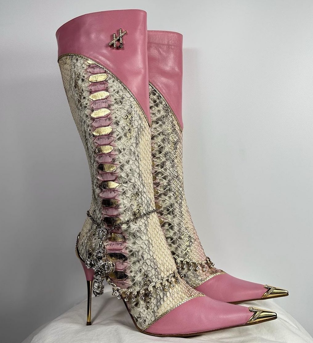 badestoutfit's tweet photo. hamlet couture italian python boots from darina’s garms https://t.co/ghsRsJ4mpH