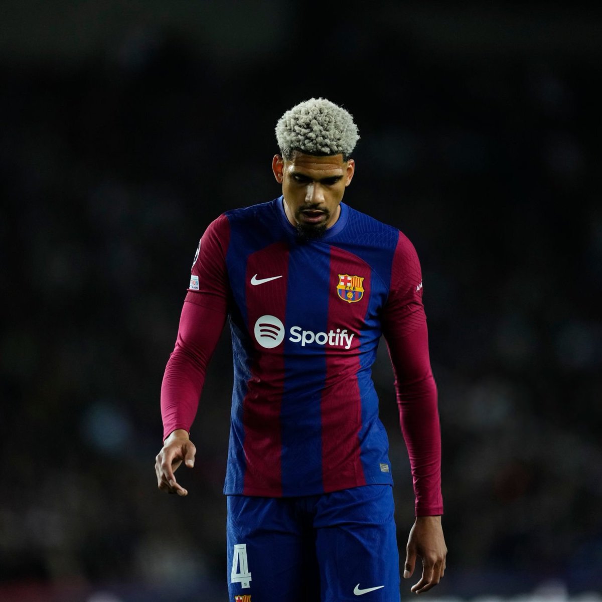 forcabarca_ar's tweet photo. هل تشعر بالذنب؟ 

أراوخو: لا أشعر بأني مسؤول. هذه ظروف المُباراة 🚨🚨🚨🚨 https://t.co/0xj5g69H0M