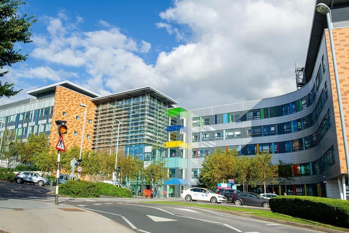 Fears of 'rife' thieving at Queen Alexandra Hospital as items stolen from dead woman portsmouth.co.uk/news/crime/fea…
