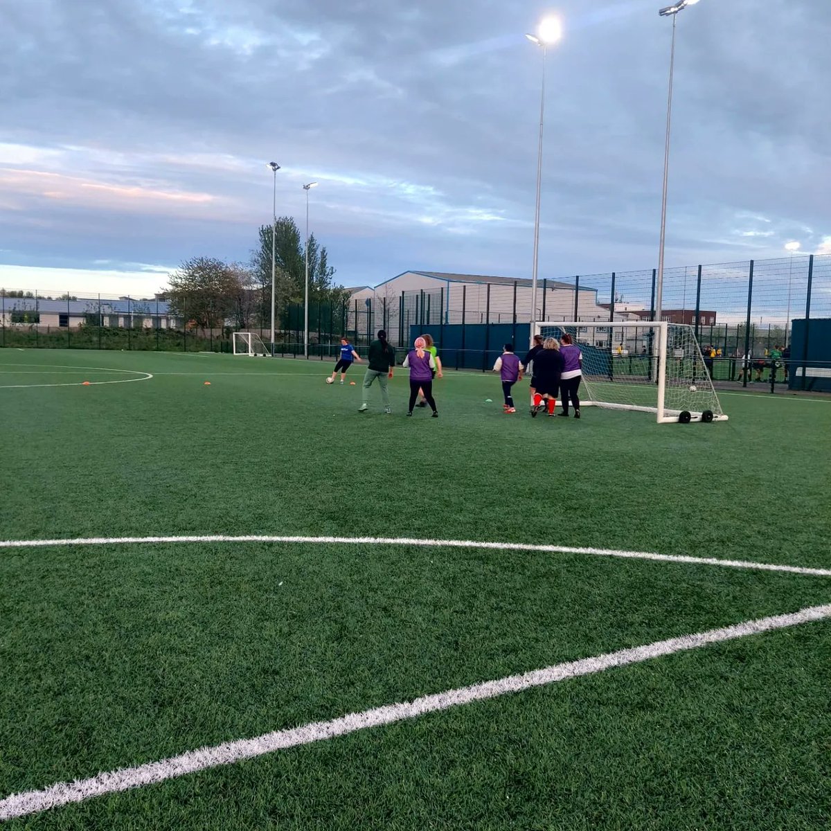 Lovely chilled training session yesterday! Great to see some new players joining us 🤩

#inclusivefootball #hergametoo #footballvhomophobia #footballvtransphobia #footballforall #footballforeveryone #NoFootballWithoutTheT #hopebeatshate #ymaohyd