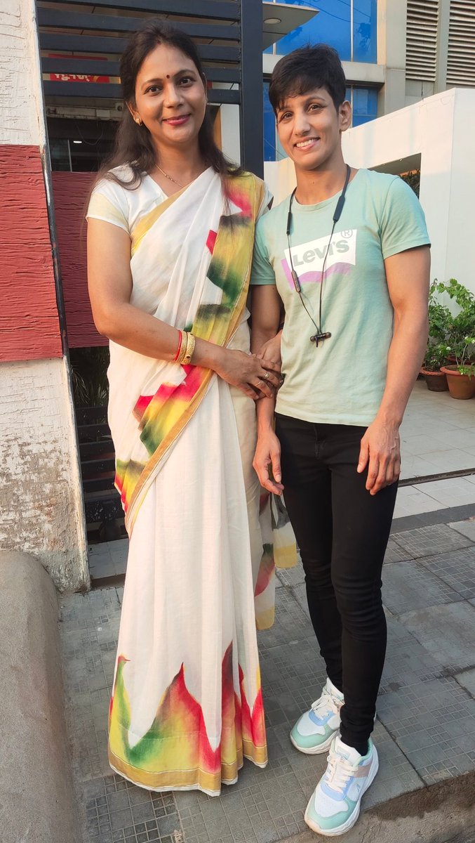 AdvGantayat's tweet image. #Add_value 
I am delightful to meet everyone specially young generation ..
🤟🏻 women
I believe in the power of women 🫶🏻❤️