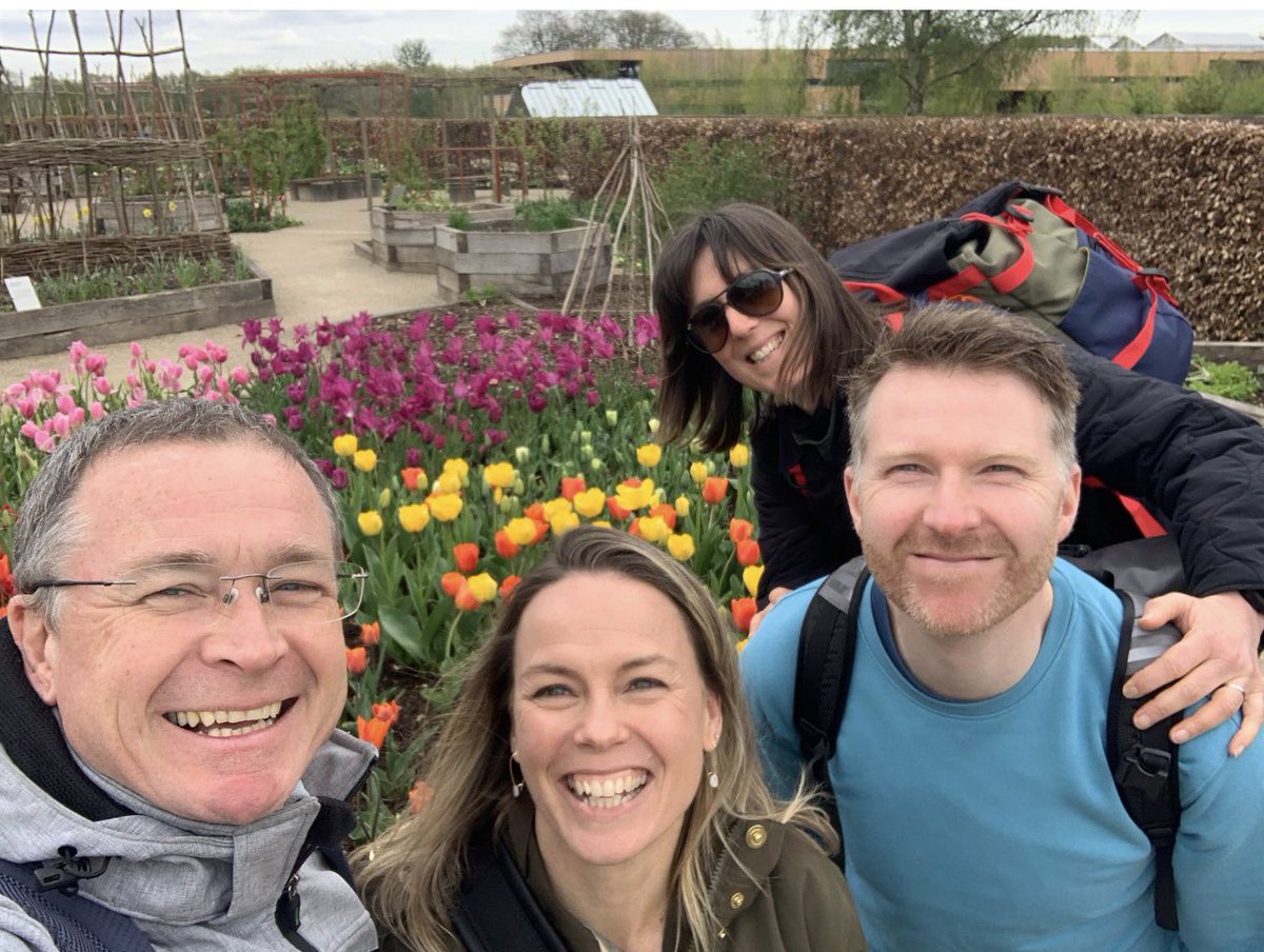 It’s a #MARS team away day with @DrKristenHolla2 @ChrisNester10 @eddie_caldow, Kate and Sue.

We’re are doing some strategic long term planning….and having a laugh.

…but where are we with all the tulips?

#TeamScience