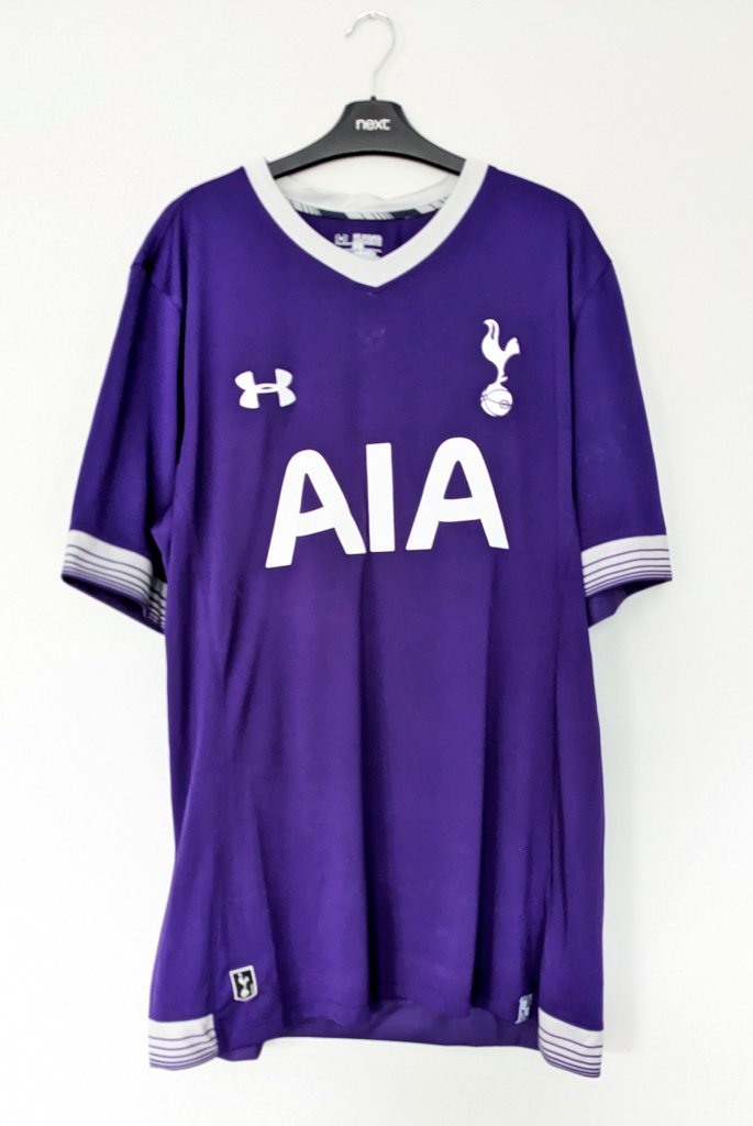 A couple of deliveries today with the first being this Tottenham 15/16 third shirt. This immediately makes me think of Dele Alli. With this shirt it means I only have one more of the Under Armour shirts to add to the collection.