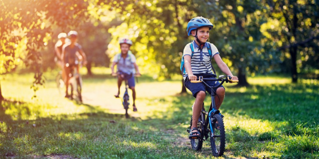 Children and youth aged 5 to 17 years should do 60 minutes of moderate-to-vigorous activity every day. How can you tell if your child's activities are moderate or vigorous intensity? Find out here: ow.ly/prUP50RhqPk #NationalExerciseDay