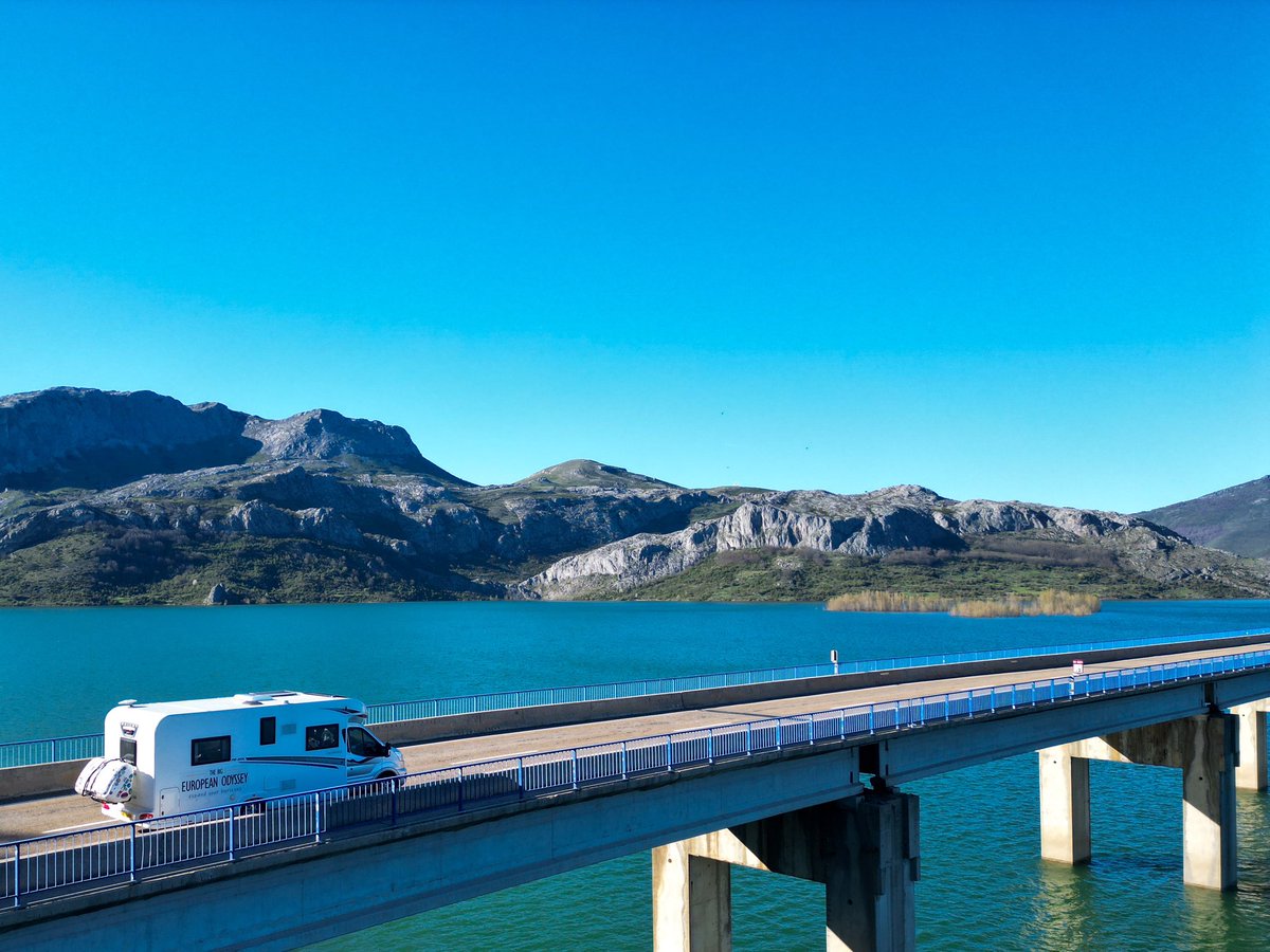 When driving days look like this. Decided to take the scenic route to our next @candmclub campsite and we’ve not been disappointed. @BaileyofBristol @Media_CAMC