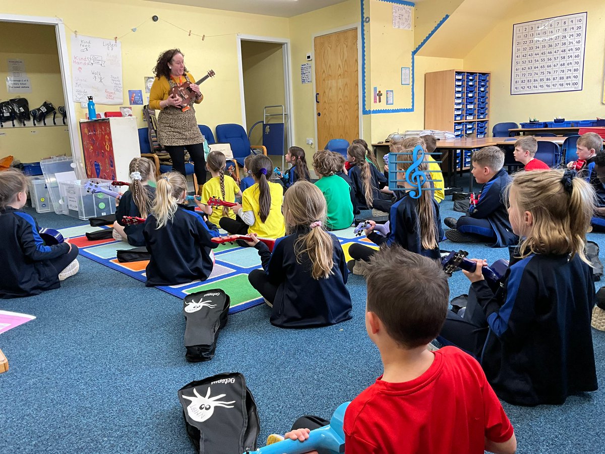 Our Year 2/3 class are really enjoying their ukulele learning time. Thank you @NMPATrust for this wonderful opportunity for this summer term 🙏🏻😃🎼 #learningandflourishingtogether #music