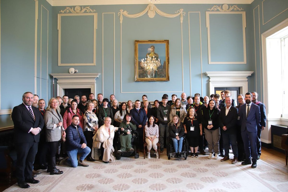 OireachtasNews's tweet image. Joint Committee on Key Issues affecting the #TravellerCommunity is holding meetings today in the Seanad, ‘Give Travellers the Floor’ - Committee Cathaoirleach Senator Eileen Flynn pictured here with Members &amp;amp; Representatives. #SeeForYourself

Release - bit.ly/3JkMqDB
