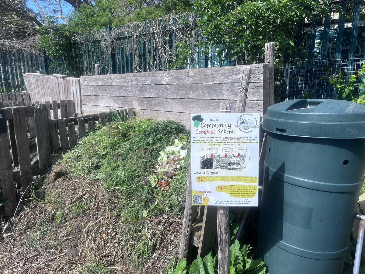 No food waste collection at my flat so I’m happy I can now drop off my fruit and veg peelings at my local community garden’s new compost facility. 💚