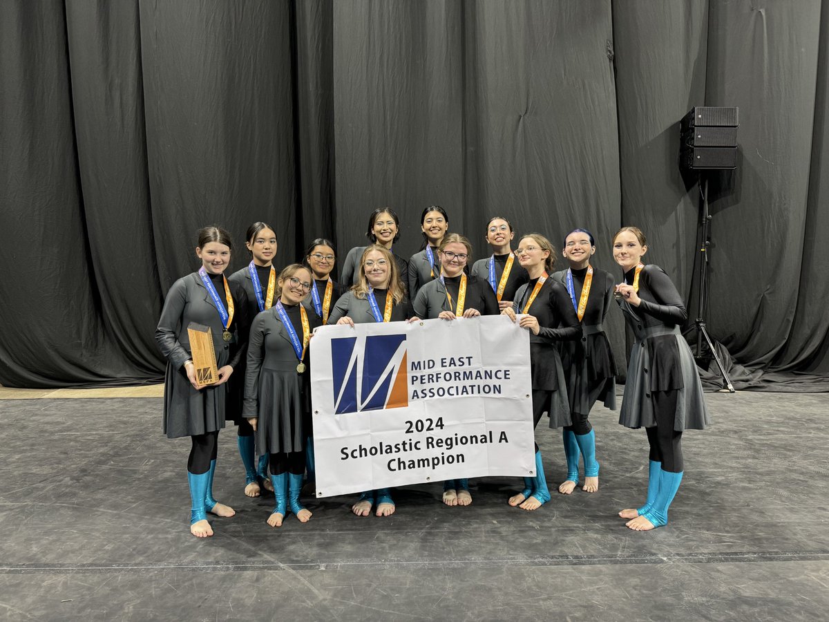 Bradley Winter Guard clinched the Regional A Class Gold Medal at the Mid-East Performance Association Championships at Wright State University. Judges unanimously ranked @BradleyHS 1st among 13 groups in their class. Congrats on this outstanding achievement!