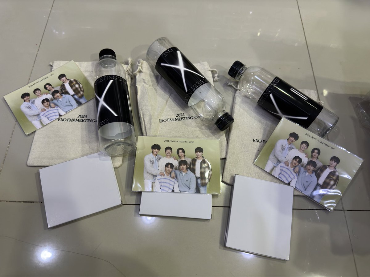 EXSEOUL TH Ft. EXOมี 9 คน tweet media