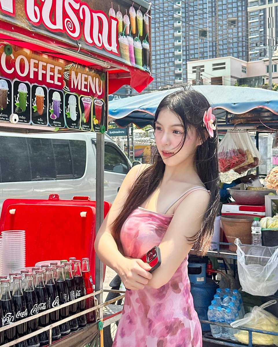 gracebnk48thfc's tweet photo. [IG UPDATE]
🌺🐚🪸
แค่ซื้อน้ำทำไมต้องเดือด haha
#GraceBNK48​ #BNK48
#BNK48_16thSingle
#BNK48_KissMe
#vocationtime
https://t.co/gGg9lXUsWF https://t.co/CRZ5q7eul9