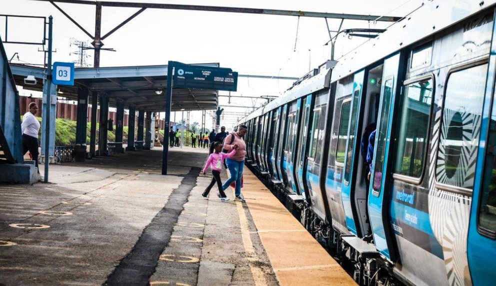 Transport Minister to take train from Nancefield (Soweto) to Park Station buff.ly/3Q9R1MB #ArriveAlive @Dotransport