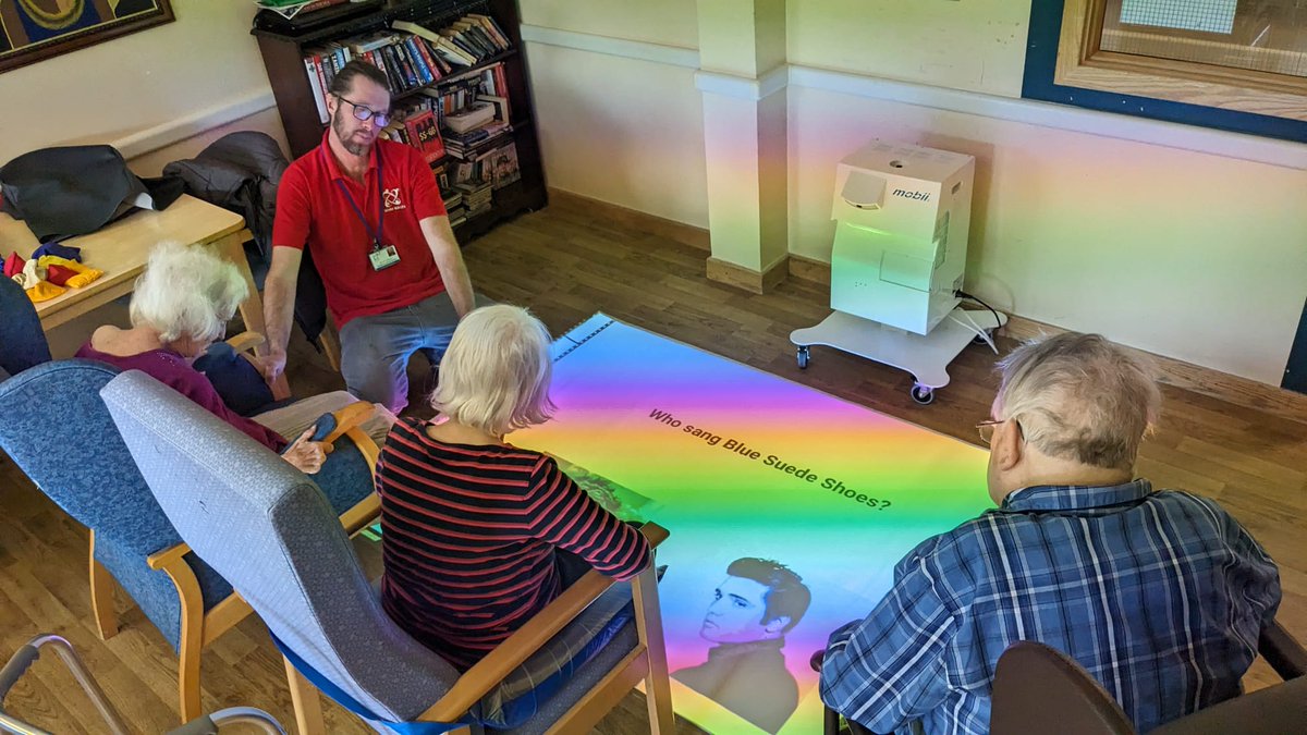 Exciting times at St.David's #Hospital as our #WellbeingTeam brings joy and engagement to patients with interactive projector activities! From quizzes to aiming games, enhancing coordination and memory while having fun. @CavuhbArts @Health_Charity @RPB_CAV #ElderCare #Cardiff