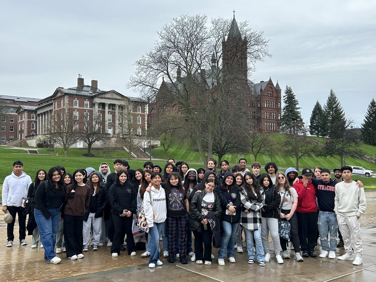 PHS students at Syracuse University. They were able to tour the campus and meet with one of our PHS alum!