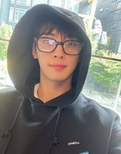 reply with any gift and i'll give you a letter!

i got E ‼️

Eunseok - riize
Eric - the boyz
Eunchae - Le Sserafim
Eunwoo - astro