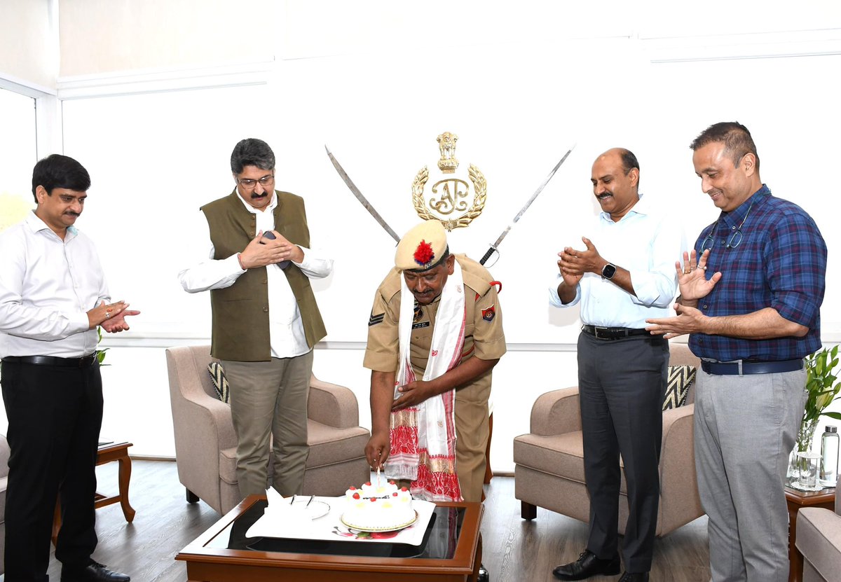 We felicitated Hav Joyram Gupta of 27th APBn whose son Shri Jaybind Kumar Gupta has secured 557th rank in the Civil Services Examination bringing joy to the entire @assampolice family. Jaybind did his primary education in Assam after which he went out for higher education.