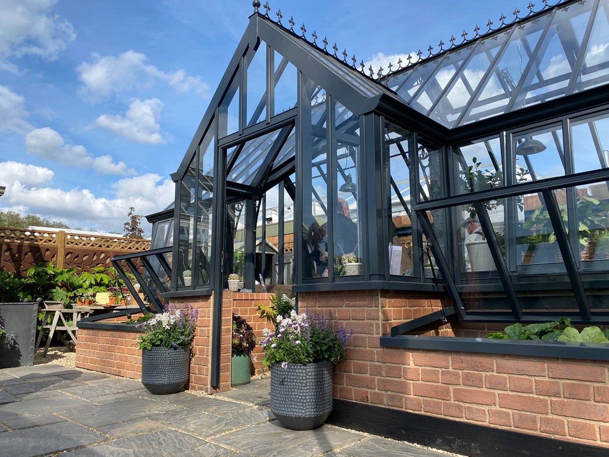 If you have been on any gardening social media recently, you'll see that everyone is revving up for the show to beat all shows - The Chelsea Flower Show.
Take a look at our blog to see what we have planned:
griffinglasshouses.com/well-be-back-a…
#Glasshouse #Greenhouse #GriffinGlasshouse