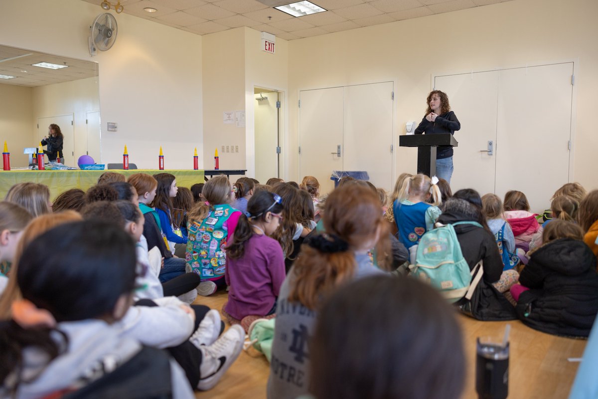 4SPE_Plastics's tweet photo. On Saturday, April 6, PlastiVan educators delivered the SPE Foundation's Color Your World with Polymer Science patch program to 160 Girl Scouts in Lemont, IL! 
#girlsinSTEM #PlastiVan #PositivePlasticsEducation #Plastics #GirlScouts #Polymers https://t.co/ALkjk7Ihb0