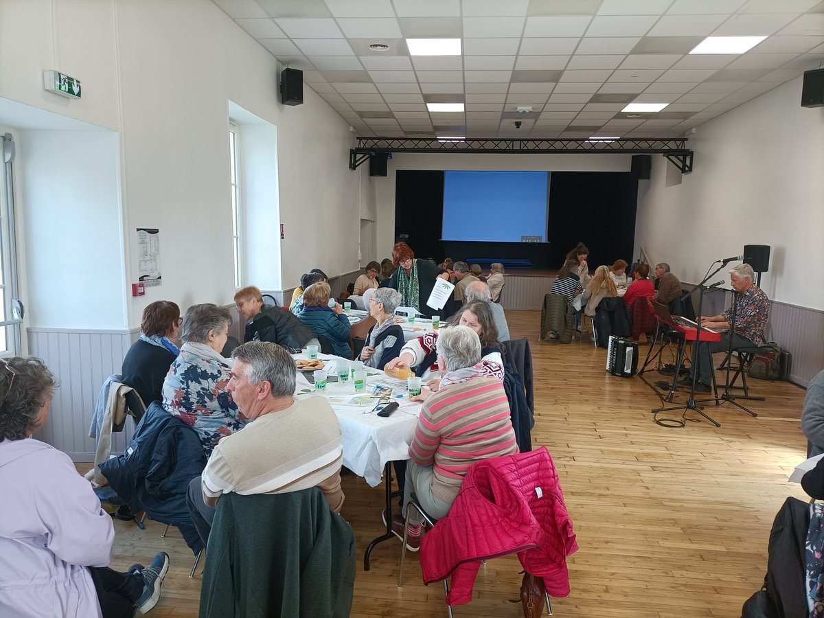 Mardi 12 avril, restitution du diagnostic de la chartes des aînés de Gennes Val de Loire. Une présentation des besoins repères sur le territoire accompagnées musicalement par @filigranecompagnie. <a href="/Arnaud_Angers/">Arnaud_Angers</a> <a href="/Elodie_A_49/">Élodie Alexandre</a> <a href="/Gil49220/">Gilles Aufrère</a> <a href="/msa49actu/">MSA de Maine-et-Loire</a> @HumeauI