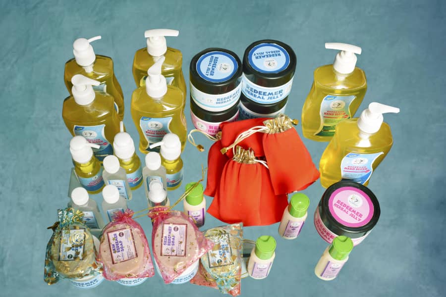mariemedicinal's tweet photo. 📢 The wait is finally over, guess who is back, our most loved baby 🥳🎉 #redeemerproducts 🎉🎊💖.

Feel the nature's beauty with our 100% organic, pure , eco-friendly #redeemerproducts for natural glowing skin. Each product is a testament to our commitment to natural glow ✨️ https://t.co/3l5041v6OA
