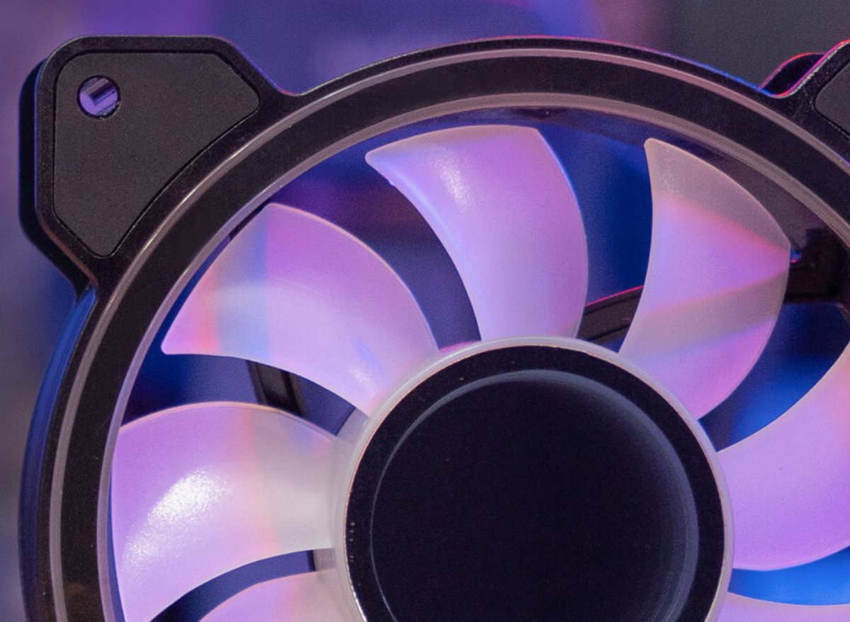 AerocoolGlobal's tweet photo. Translucent fan blades for vibrant RGB lighting, improved aesthetics, and customization options. 

#AeroCool #PCfan #Mirage12ARGB #FanBlade #ARGB https://t.co/Mrznp5htPK
