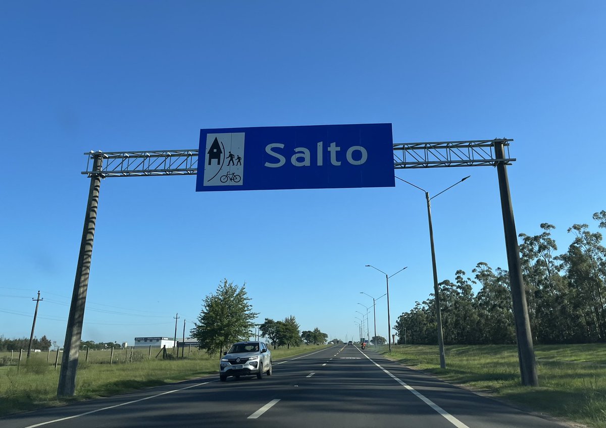 Ruta 3 con @LuciaEtchever11, hoy andaremos por Salto, mañana Paysandú!! seguimos construyendo la victoria del Frente Amplio! #Gira609