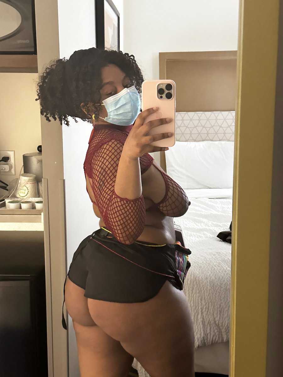 afroplantbae's tweet photo. Should I start posting on here again?🤔
(I grew my hair back out) https://t.co/OVAj8IcQUw