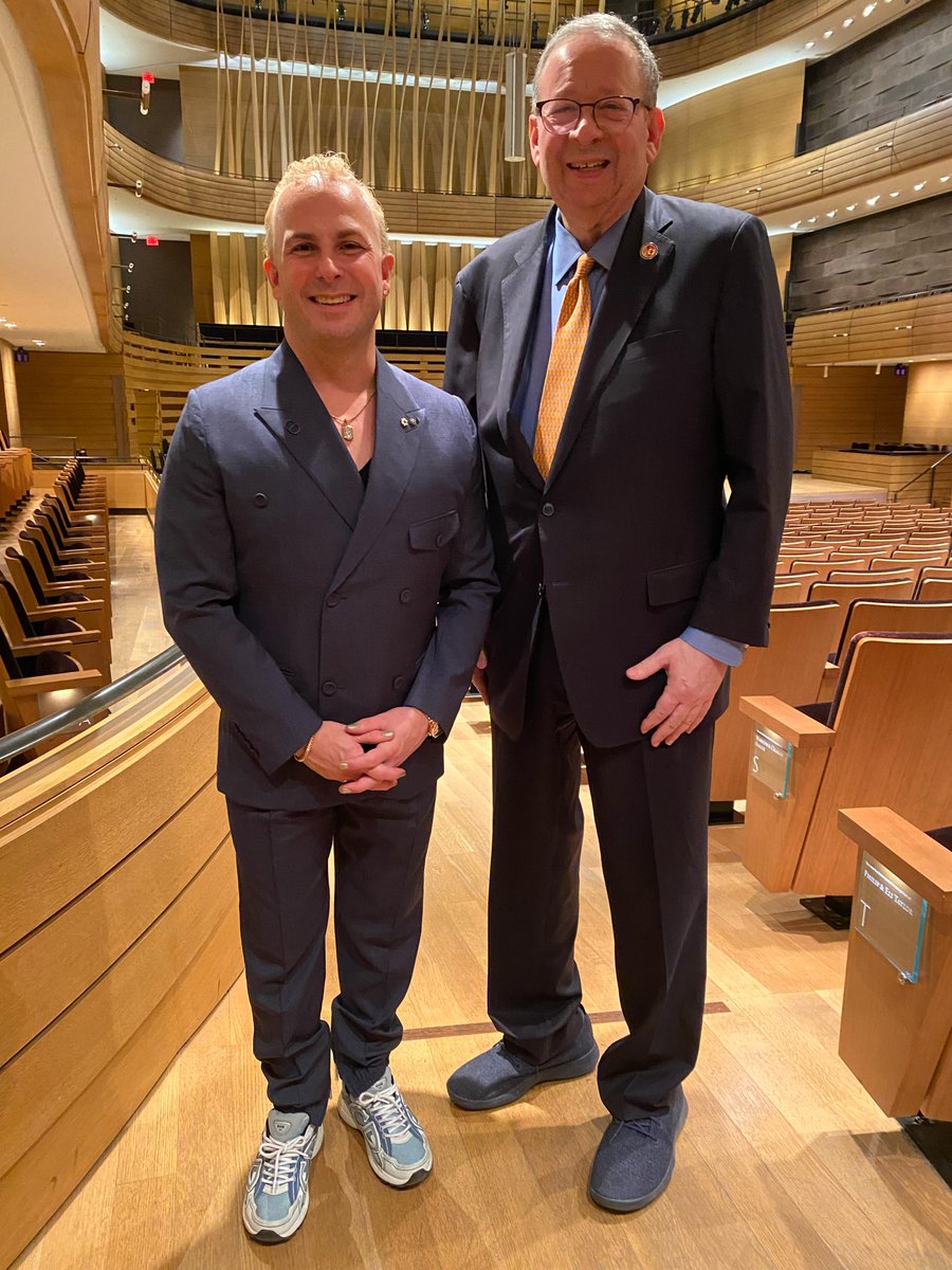 More than a century after their Canadian debut performance in Toronto in 1918, @philorch returns—this time led by Canada's own @nezetseguin. Bursting with pride to see musicians from my home town, the legendary Philadelphia Orchestra filling the air in the famed @KoernerHall with