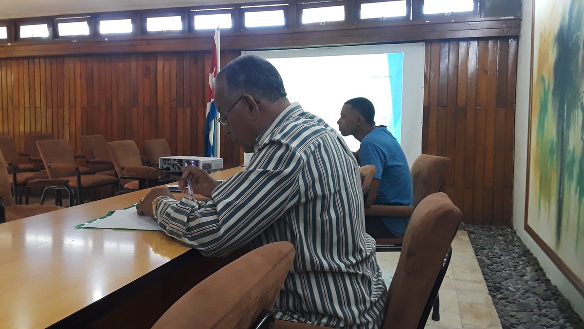 CMP95040507's tweet photo. Hoy 18 de abril se realiza en la Plaza Mariana Grajales el Consejo de Dirección del el Centro Meteorológico Provincial Guantánamo; donde se inicia realizando un pequeño homenaje al Día Internacional de los monumentos  con la presencia de los especialistas de la plaza. https://t.co/mK2Rj9WcXq