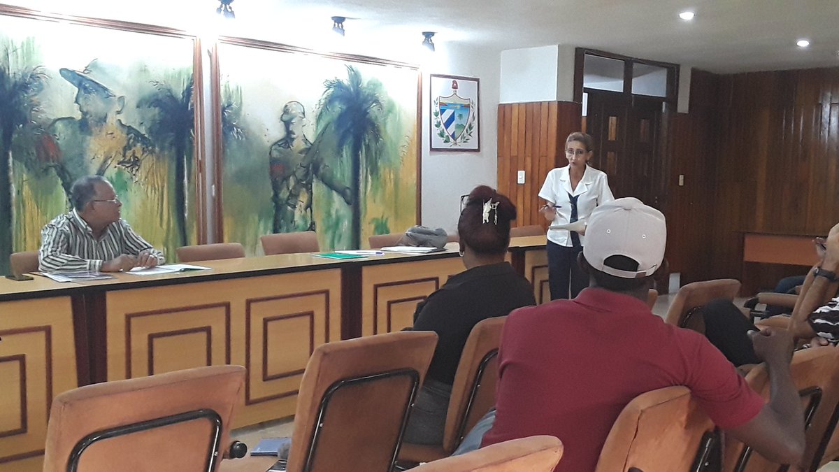 CMP95040507's tweet photo. Hoy 18 de abril se realiza en la Plaza Mariana Grajales el Consejo de Dirección del el Centro Meteorológico Provincial Guantánamo; donde se inicia realizando un pequeño homenaje al Día Internacional de los monumentos  con la presencia de los especialistas de la plaza. https://t.co/mK2Rj9WcXq