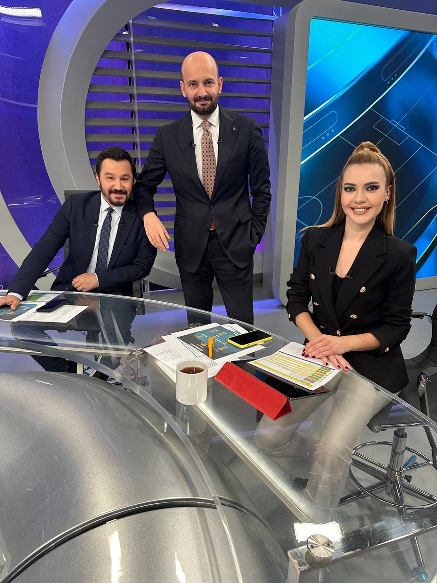 Gündem Futbol başlıyor. TRT SPOR’a bekliyoruz :) @evrengoz @senadok #gündemfutbol #trtspor