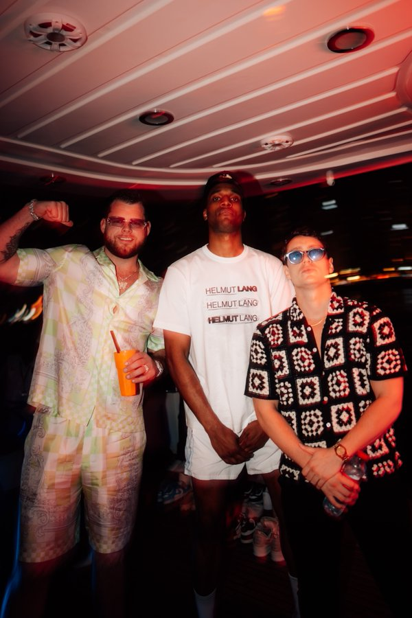 <a href="/tradinglord/">tradinglord</a> <a href="/CryptoGodJohn/">Johnny</a> <a href="/blknoiz06/">Ansem</a> This might be your one and only chance to get in my private friends circle 🍬

Guess the Bitcoin's price at the time of halving &amp; I'll send you 100 ETH + invite you to my private Telegram.

Go to kollectiv1.com, connect &amp; enter your guess.

BULLISH AF