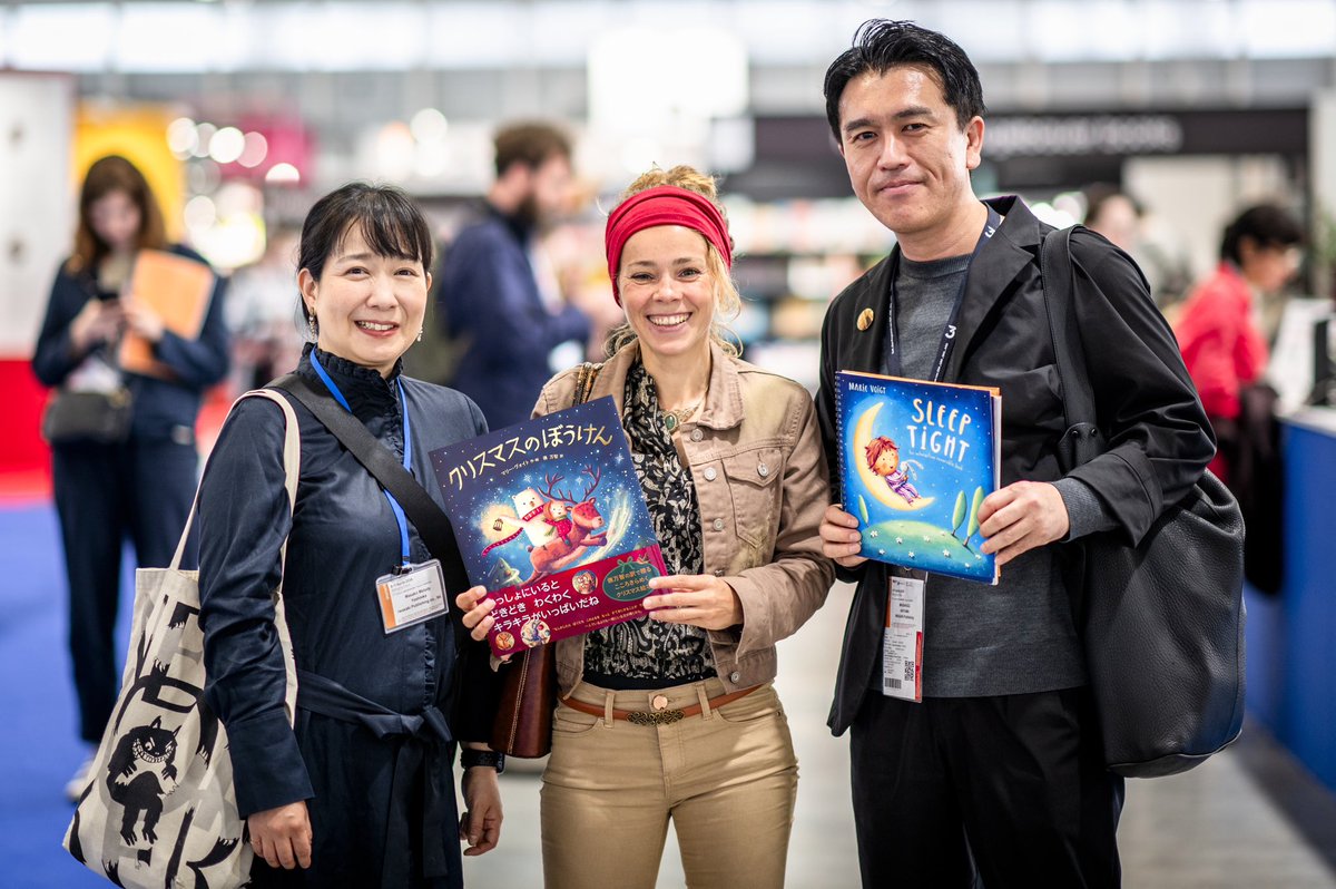 MarieVoigt's tweet photo. The whole children’s book world really does get to meet at Bologna Children’s Book Fair! What a privilege to personally meet my amazing publishers @IWASAKISHOTEN all the way from Japan! 🤗

@BoChildrensBook #BCBF #BCBF24 https://t.co/NmL4U0zOb2