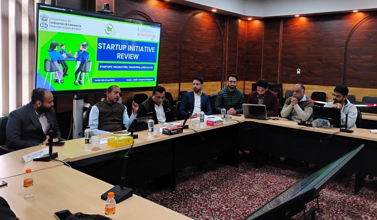 JKEDI4U's tweet photo. Startup Initiative Review held at JKEDI 
Will connect J&amp;K startups with ONDC, organise courses for incubators: Jt Secy DPIIT, GoI
@OfficeOfLGJandK @DoIC_JK @diprjk @DPIITGoI @Rajinder69JKAS  @GreaterKashmir @RisingKashmir @KashmirLife @ddnewsSrinagar https://t.co/xNYYzvzzFn