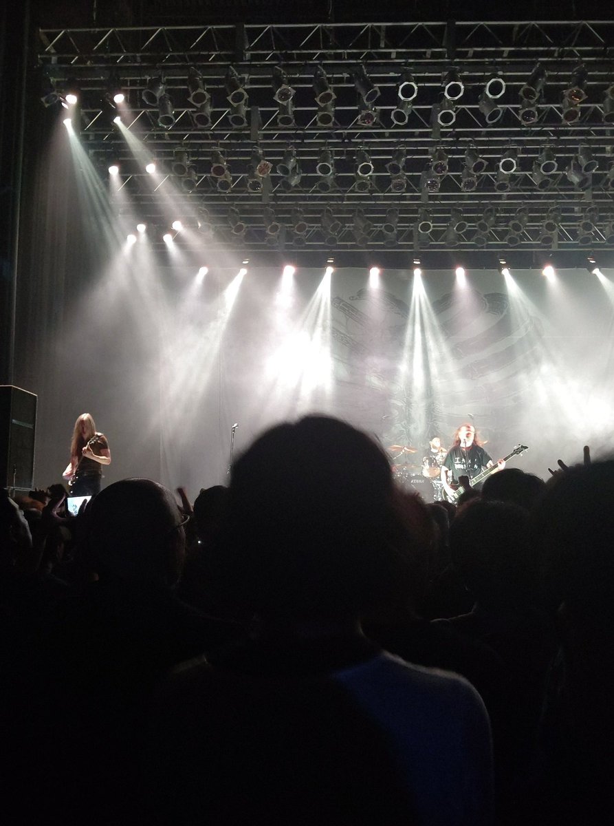 awxoyd's tweet photo. いやーcarcass最高だった…
ビル・スティアー様かっこよすぎて痺れた、70年代のハードロックな佇まいでエクストリームなメタルやるんだもんなぁ https://t.co/Rp03FsylFt