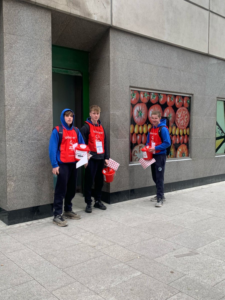 4D doing a great job of raising money for special Olympics Ireland today on Henry St. Today. Well done everyone! @ddletb #Teamddletb