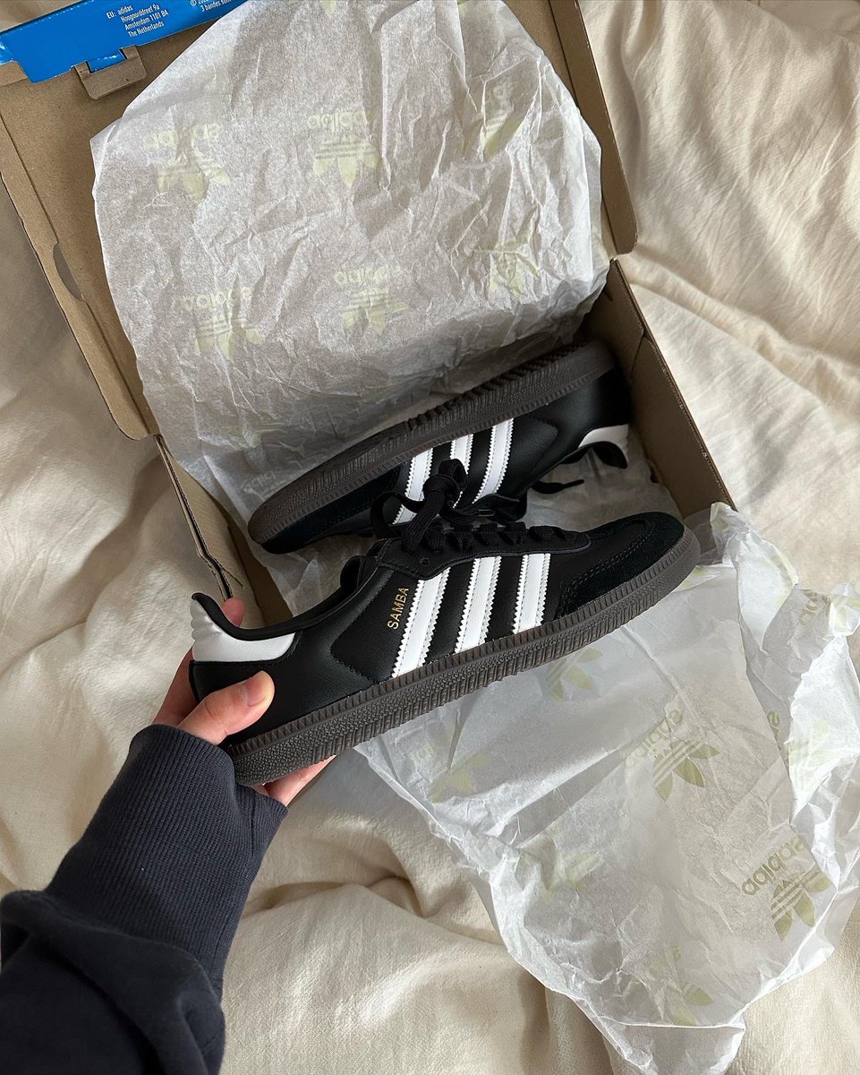 9813_na's tweet photo. お気に入りadidasスニーカー👟♡♡ https://t.co/BtBs7MYlVN