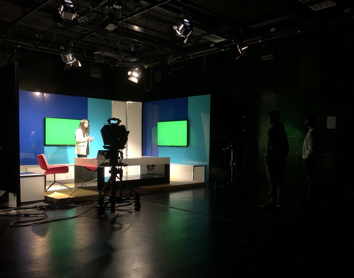 Paul Bradshaw (@paulbradshaw) on Twitter photo The MA Data Journalism students are in one of the TV studios at <a href="/BCUJournalism/">BCU Journalism</a> today practising presenting data-driven explainers
#ddj #bcujournos The MA Data Journalism students are in one of the TV studios at <a href="/BCUJournalism/">BCU Journalism</a> today practising presenting data-driven explainers
#ddj #bcujournos