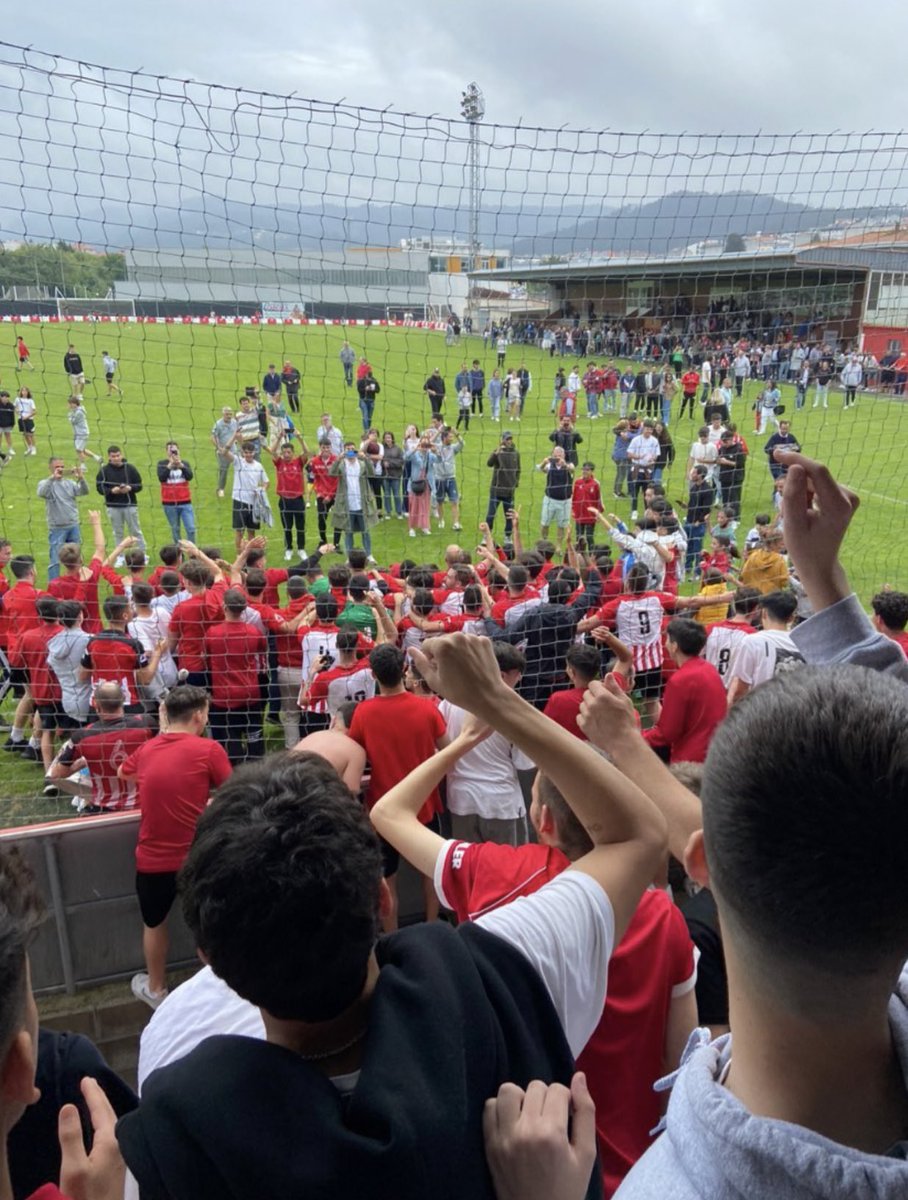 paablomaran's tweet photo. cuantos momentos vividos aquí, desde mis primeros toques en las escuelas hasta ascensos.
Te vamos a echar de menos❤️😫 https://t.co/Rg7X7X0Mma