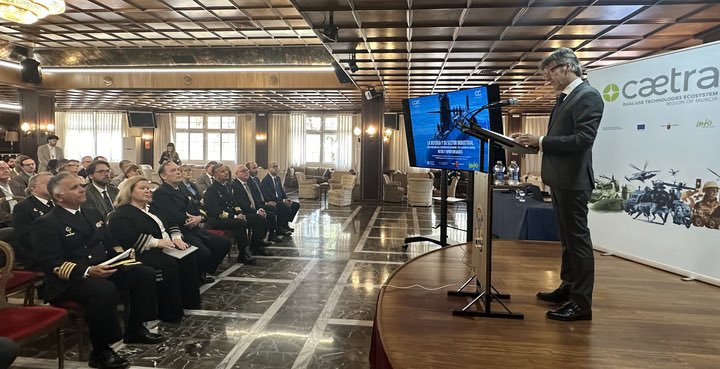 regiondemurcia's tweet photo. Un estudio sitúa el impacto del sector de la defensa en la #RegiónDeMurcia en más de 2.300 millones.

El informe, elaborado por @COEC_es, se ha presentado hoy en una jornada celebrada en el marco del programa regional 'Caetra', donde se han analizado las oportunidades y las perspectivas económicas para las empresas en este ámbito.

Noticia: https://t.co/Y3quRsiZrt