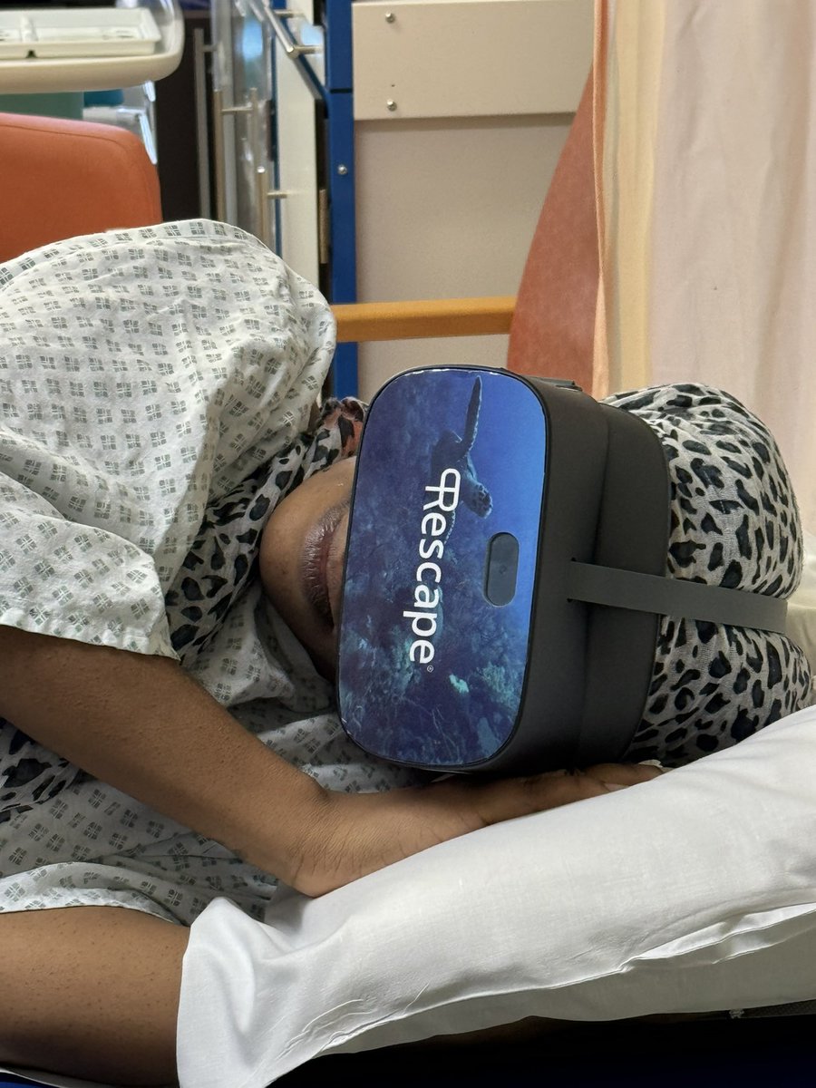 SjohnstoneSarah's tweet photo. VR headsets.  Reducing anxiety and pain during pleural procedures. 🫁 
It’s safe to say our first  two patients were super 👌 impressed…… and distracted! 🏖️ 🌊 🐦 https://t.co/hPzQ2dNEnh