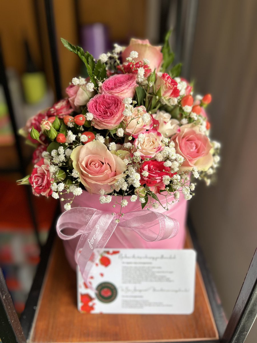 Still on our pink themed affair.
Look at this beauty.

#thelmzflowershop #floristshop #flowershop #freshflowers